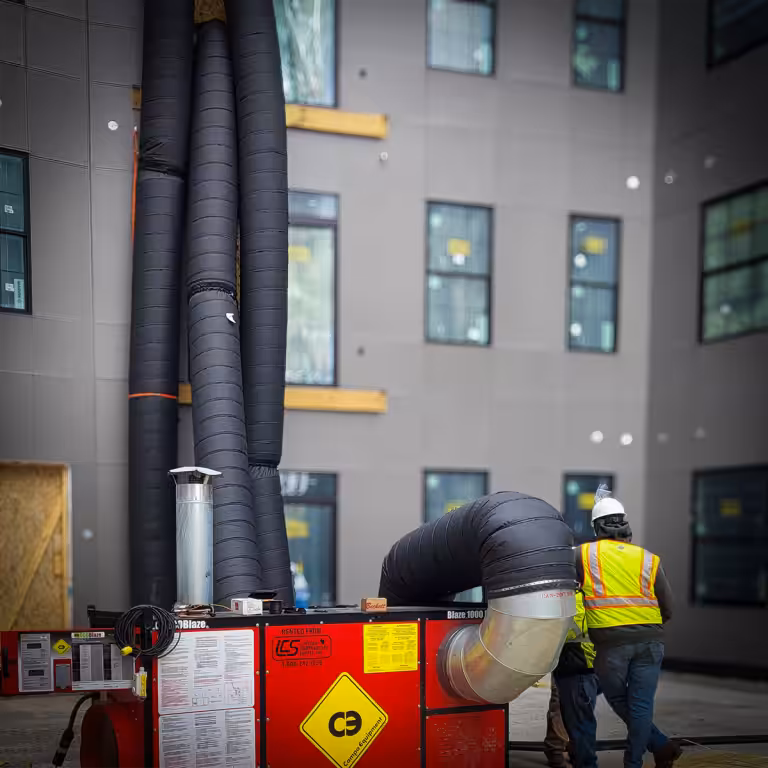 eco-blaze heating at construction site. Campo Equipment Blaze 1000. indirect heating